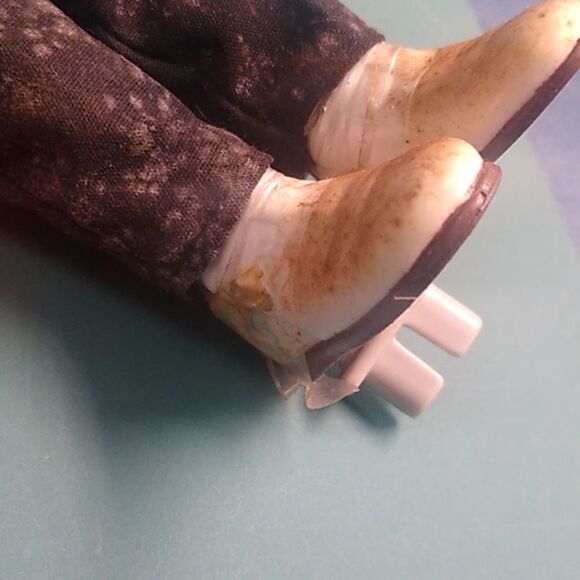 Elvis Presley Enterprise Inc. Red Display Stand, Guitar, Doll 1993 - Picture 4 of 10